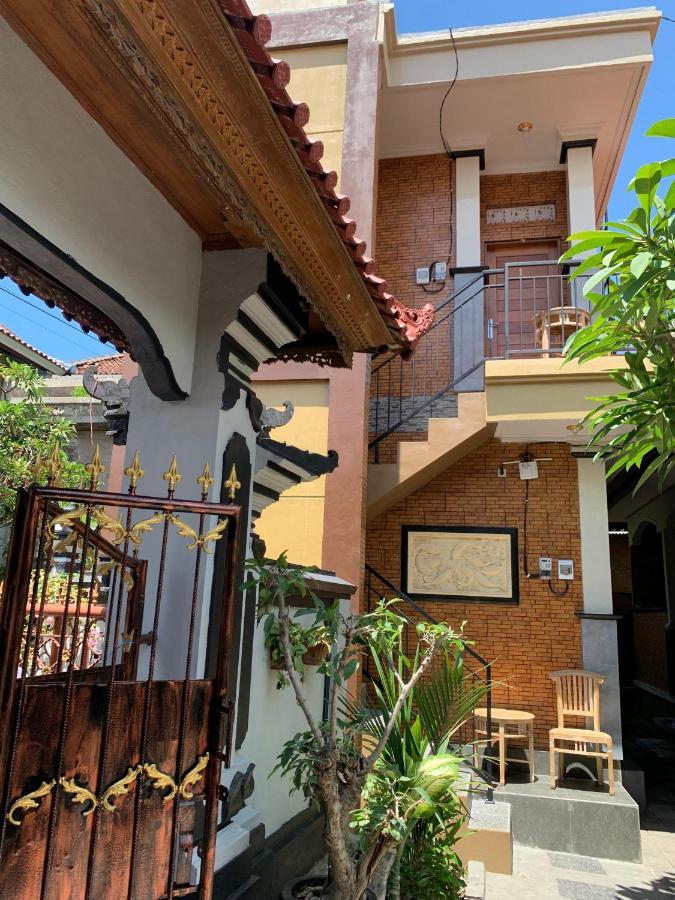 Tirtasuci House Hotel กูตา ภายนอก รูปภาพ