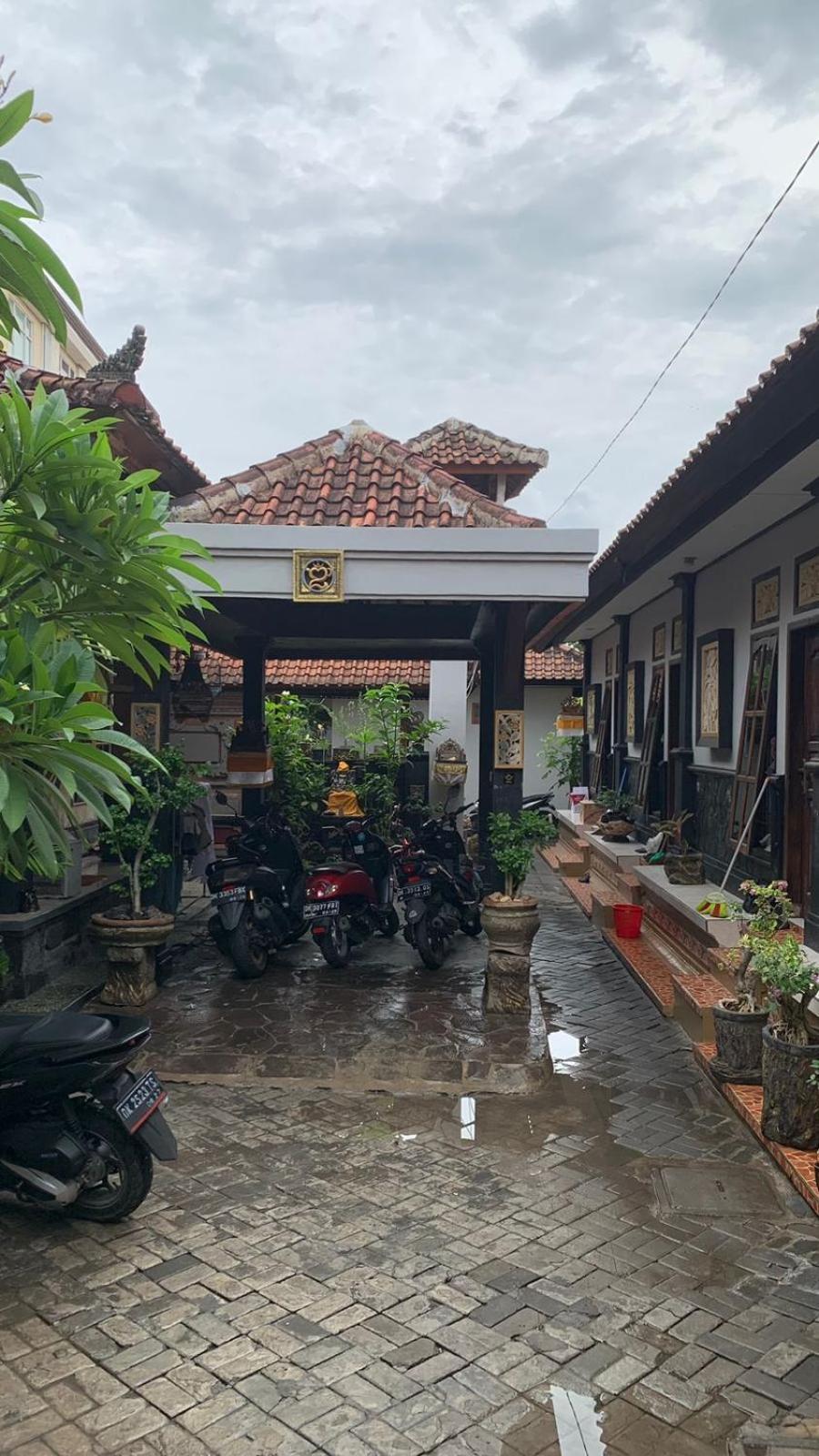 Tirtasuci House Hotel กูตา ภายนอก รูปภาพ